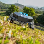 Ferngesteuerter Raupenrasenmäher KOHAM KH-LM2427B für Hangneigungen bis zu 45°