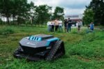 Ferngesteuerter Raupenrasenmäher KOHAM KH-LM2427B für Hangneigungen bis zu 45°