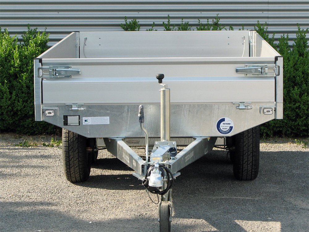 Hapert Azure H-2 – 3000 – 4550 x 1800 185 R 14 C – Mittelrungen