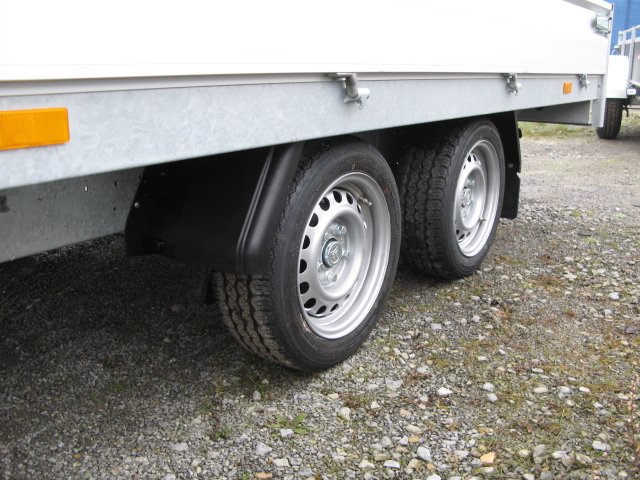 Hapert Azure H-2 – 3000 – 4550 x 1800 185 R 14 C – Mittelrungen