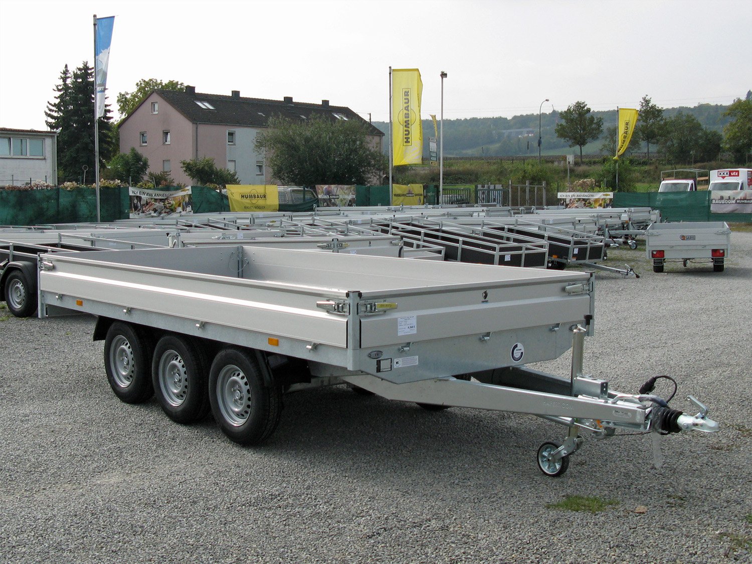 Hapert Azure H-3 – 3500 – 4550 x 2400 3 Achser – Parabelfederung